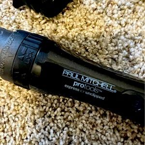 Paul Mitchell Unclipped curling wand. EUC!